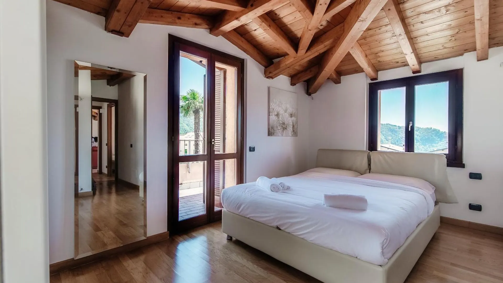 Relax Tra Montagna E Lago - Private Parking Apartment Cernobbio Italy