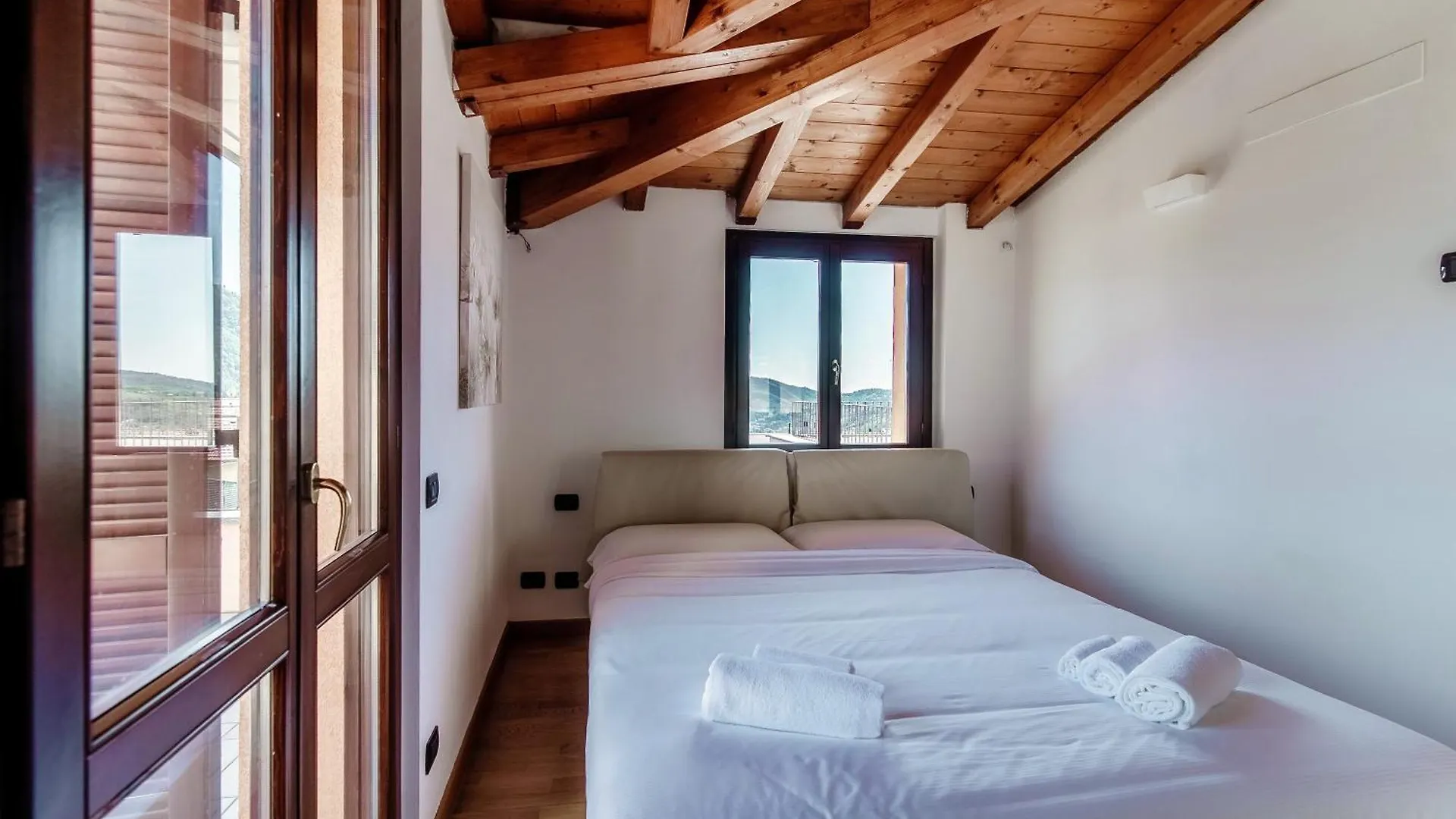 Relax Tra Montagna E Lago - Private Parking Apartment Cernobbio